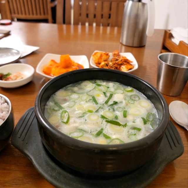 국내여행 대전에서 맛있는 곰탕을 먹을 수 있는 소나무풍경
