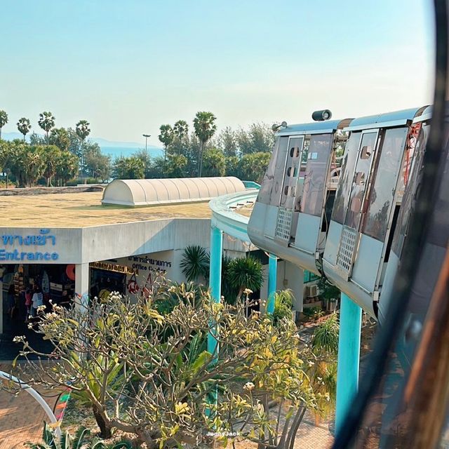 #นั่งรถไฟโมโรเรล  ที่สวนน้ำพัทยาปาร์ค แค่คนละ50บาท