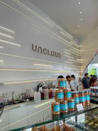 คาเฟ่สุดจ๊าบ สีขาวโค้งที่บางแสน!!☀️☁️