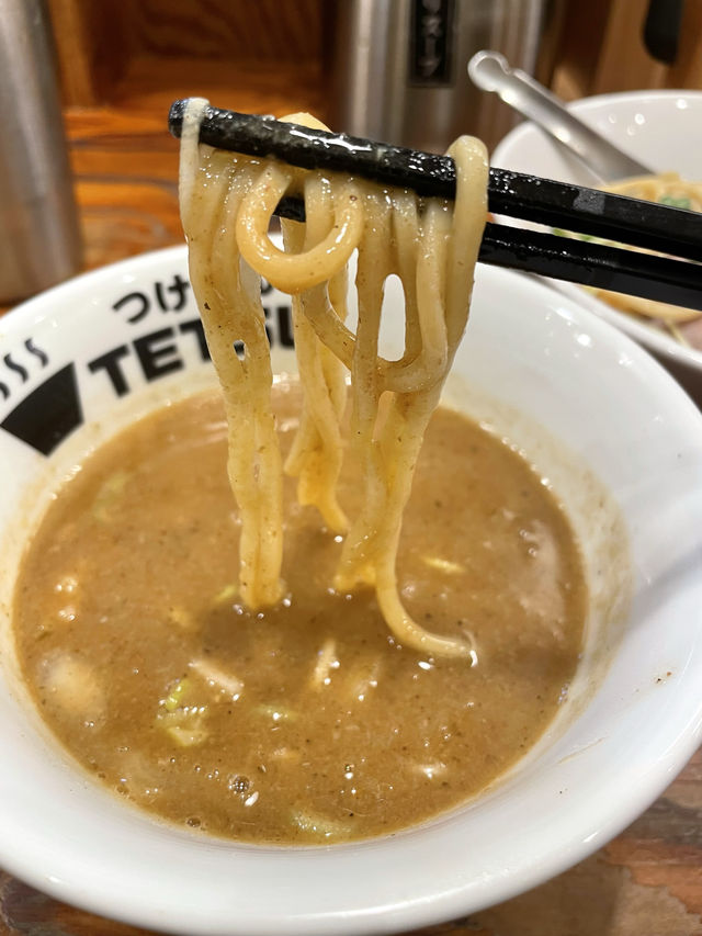 【つけめんTETSU所沢店/埼玉県】魚介系濃厚スープがやみつき