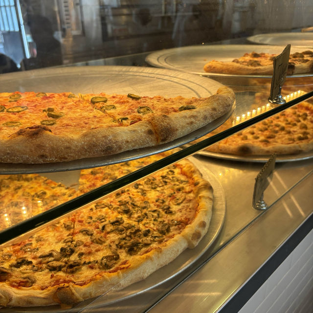 【カフェ巡り】東京 渋谷 PIZZA SLICE カジュアルな雰囲気で味わうNYスタイルピザ