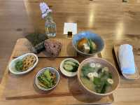 福岡・久山。薪で炊いた福岡県産無農薬玄米が食べられる玄米おにぎり『ひとやすみ』
