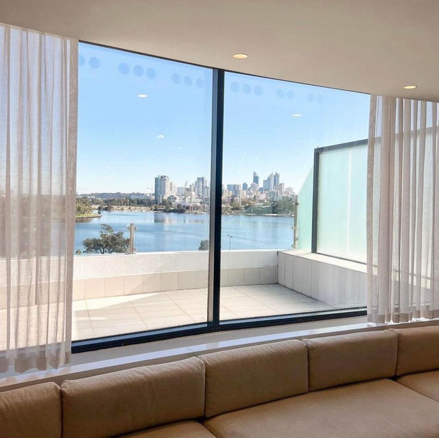 Crown Metropol