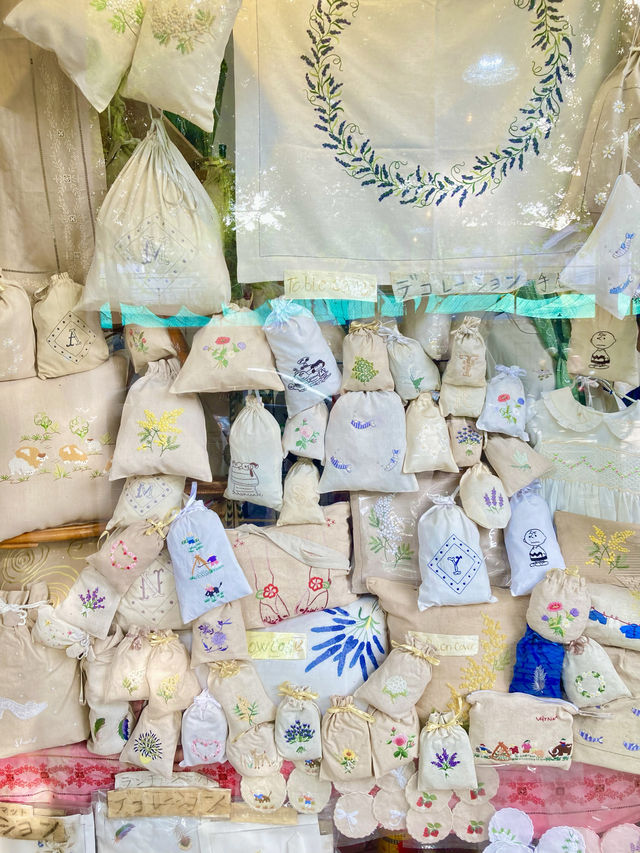 【女子はほぼ吸い込まれるお店】ホーチミン土産にベストなハンドメイド刺繍ポーチ