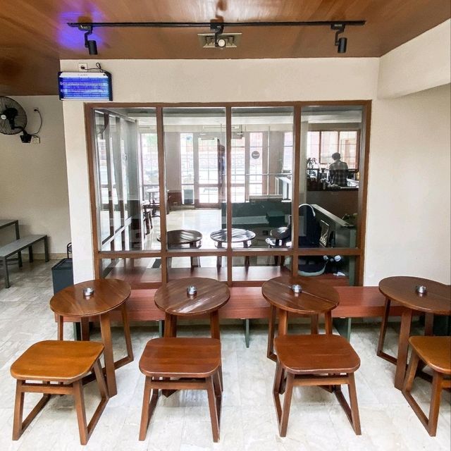 KAMAN COFFEE ROASTERY| A COMFORTABLE COFFEE SHOP FOR WFC IN DEPOK