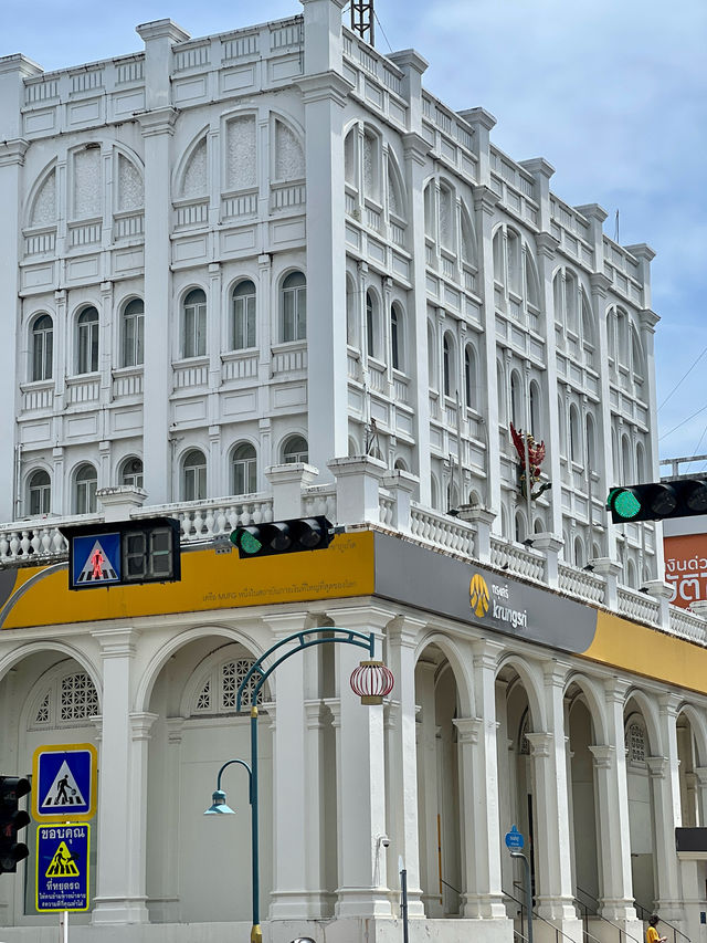 ตึกชิโนโปรตุกีสสีพาสเทลสวยมากในเมืองภูเก็ต