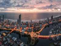 《天際線景觀》澳洲黃金海岸 Surfers Paradise 沙灘上空飛行航拍分享