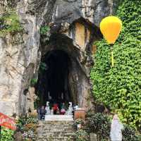 The Marble Mountains : ภูเขาหินอ่อน