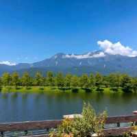 超美湖山，喝星巴克遊玩山水