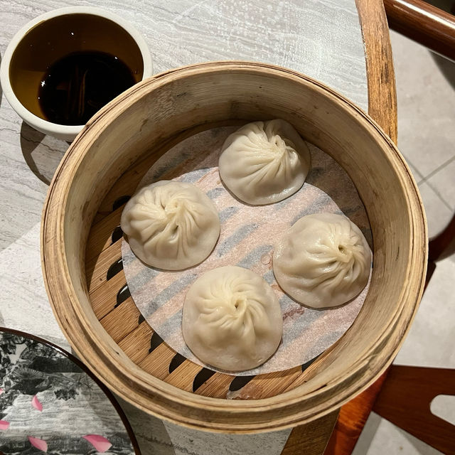 走進古雅的上海名居。細味經典上海美食