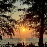 พระอาทิตย์ตก ริมหาดพัทยา