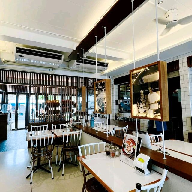 พามาทานบะหมี่ ชื่อดังในจังหวัดตราด 