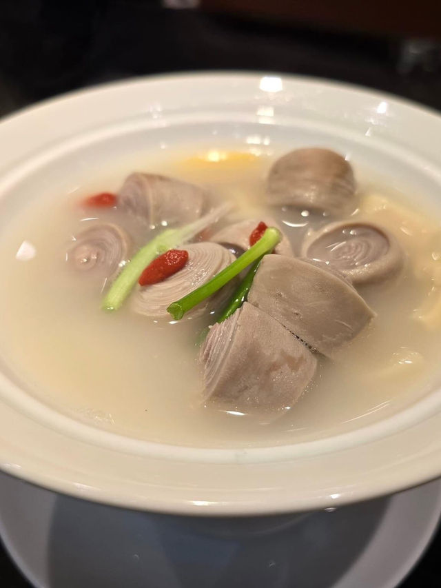 大大碟的餸菜，飽飽地回去