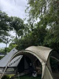 ที่พัก Glamping มี Cafe ริมลำธารซ่อนอยู่ที่บางแสน