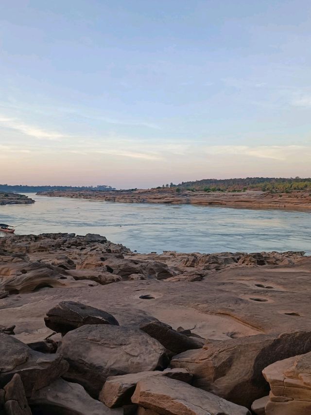 สามพันโบก อุบลราชธานี