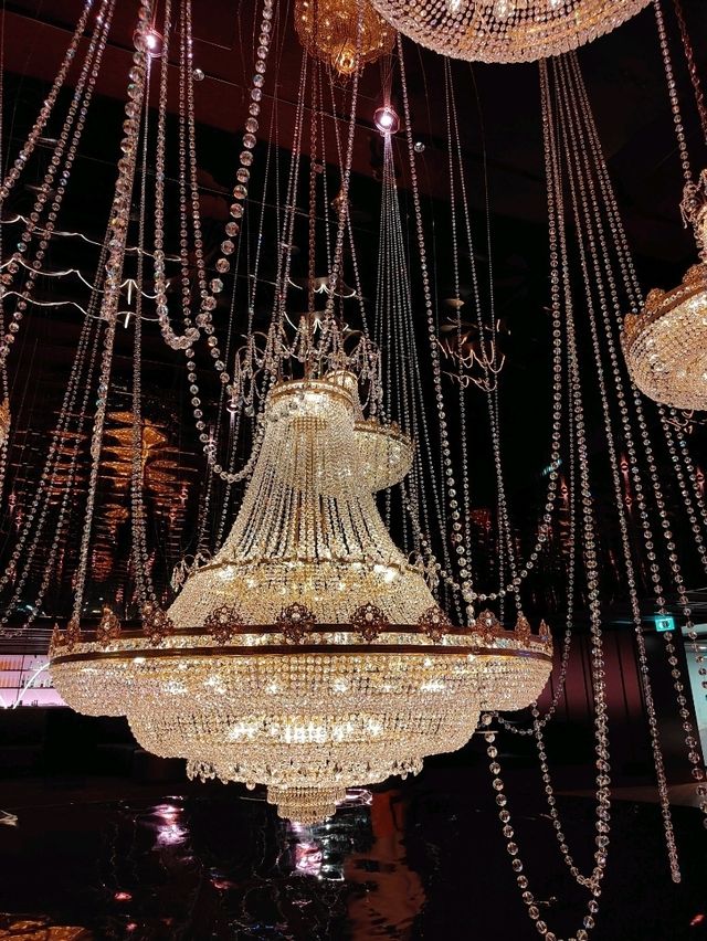 โรงแรมสวยติดรถไฟ้ฟ้า