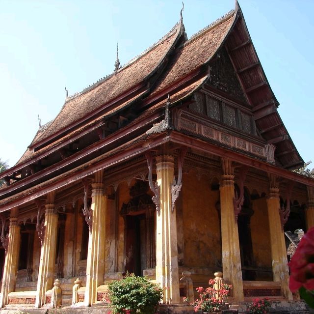 ชมหอพระแก้วและวัดสีสะเกด ตำนานแห่งเวียงจันทน์