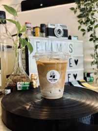 Film's house คาเฟ่ล้างฟิล์มสุดคูลกลางบางแสน 🏠📸