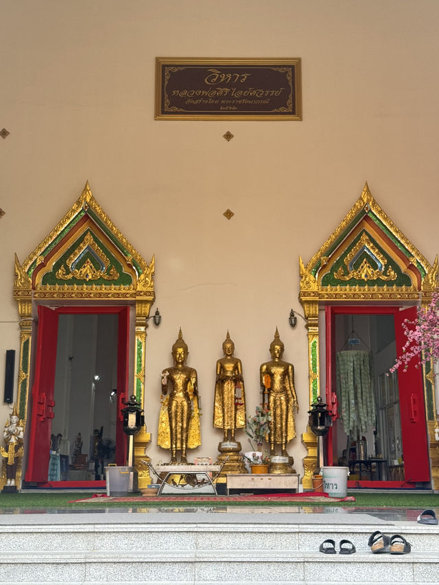 ทำบุญไหว้พระที่วัดแก้วฟ้าจุฬามณี