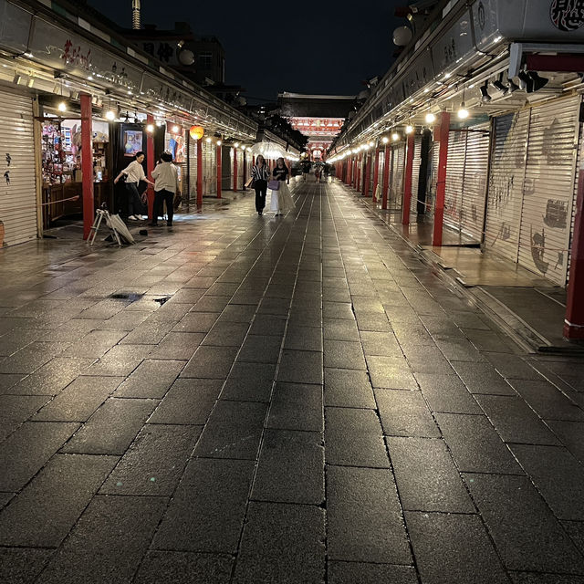 ⛩️✨ 探索東京的文化瑰寶——淺草寺！✨🗼⛩️