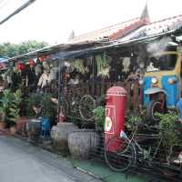 คาเฟ่ของเล่นย่านตลาดบางน้ำผึ้ง