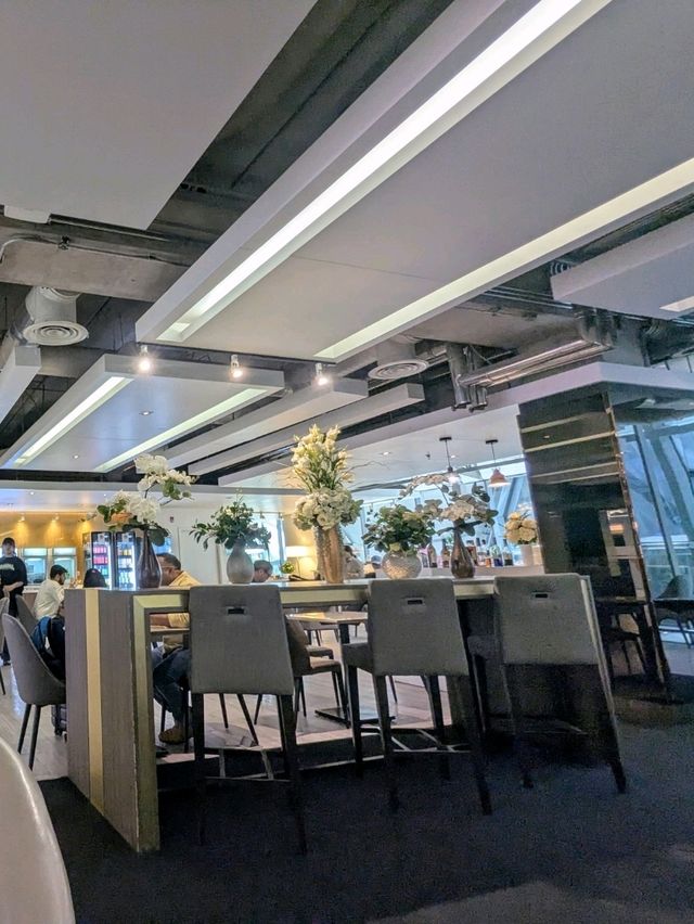 曼谷素萬那普機場貴賓室初體驗 Miracle Lounge 