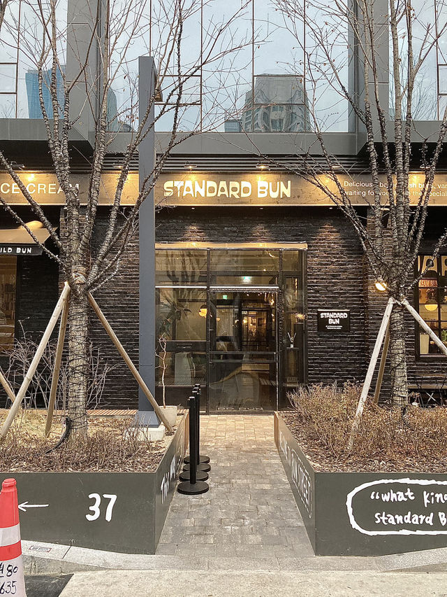【韓国🇰🇷龍山カフェ】STANDARD BUN スタンダードバン