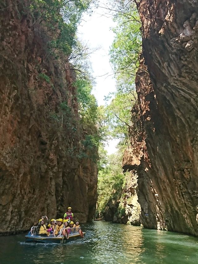 中國最大的喀斯特溶洞博物館：雲南九鄉溶洞