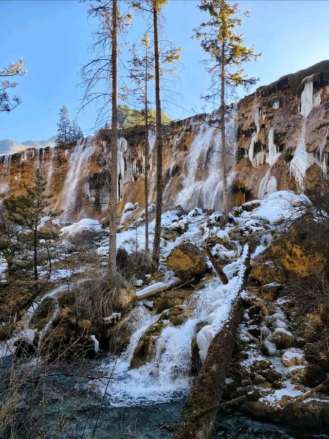 四川峨眉山‐看看波瀾壯闊的雲海及巍峨的山脈，絕對是打卡勝地📷🥹 實在是太美了！🤩