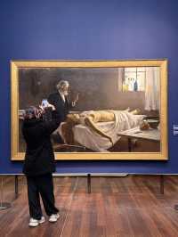 Fall into the embrace of arts around palm trees in Malaga