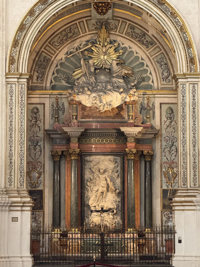 Arches: the one common thing that is never absent in cathedral