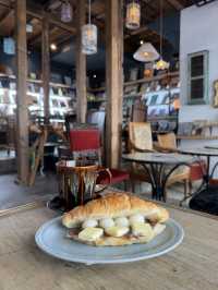A Cozy Hideaway in Asakusa – TOE LIBRARY PARC