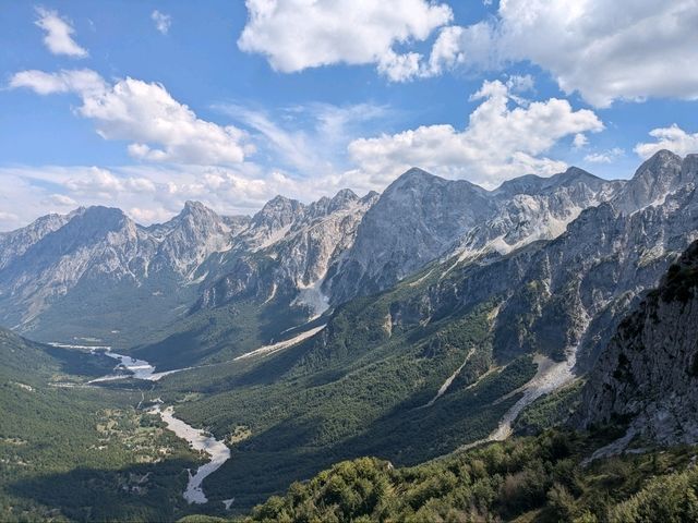 呪われた山トレッキング。