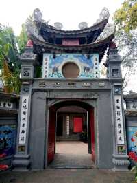 วัดสวยกลางทะเลสาบNgoc Son Temple✨️