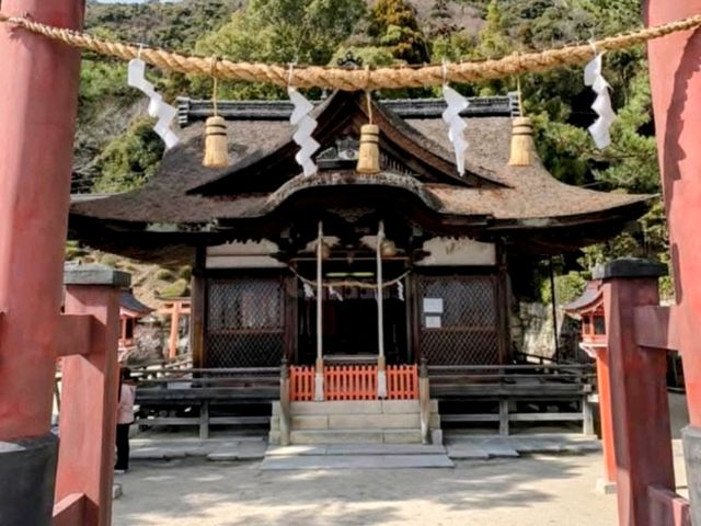 琵琶湖畔的海上鳥居，滋賀縣近江的白鬚神社