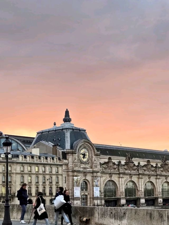 Seine Riverside: A Symphony of Movement