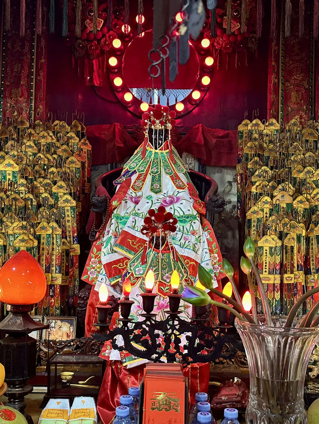 มาวัดเก่าแก่เลื่องชื่อเรื่องขอพรในฮ่องกงกัน🕯️