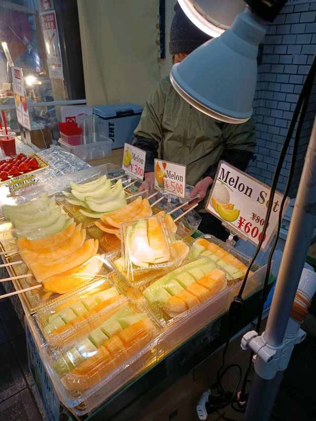 必到黑門市場食刺身