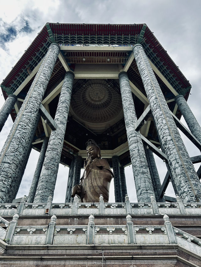 🌿 A Penangite’s Love Letter to Kek Lok Si Temple 🌸