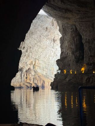 Travel Guide to Guizhou's Zhijin Cave and Grand Canyon