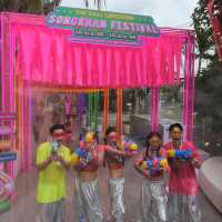 สาดน้ำสุดมันส์ที่เดอะมอลล์บางแค