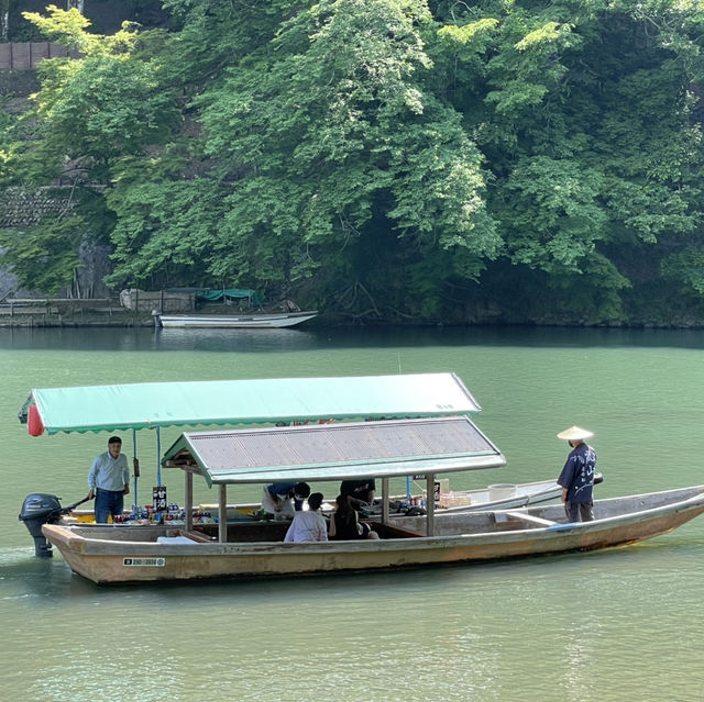 【京都】新緑とエメラルドグリーンの水面・・風光明媚な絶景