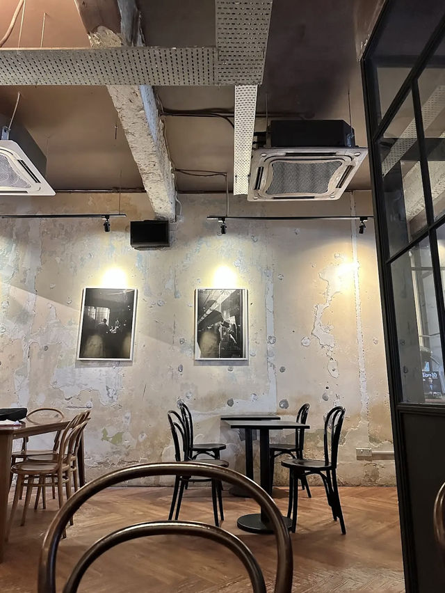 Artisanal Brews at Feeka Coffee Roasters