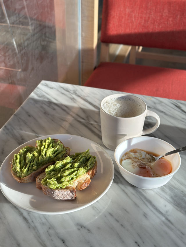 Slow Bakes, Fast Faves: Yishun’s Hidden Gem by the Pond 🥯🍞