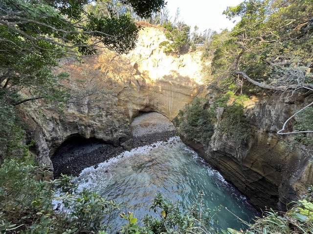 【静岡】上から見るとハート型の絶景「龍宮窟」