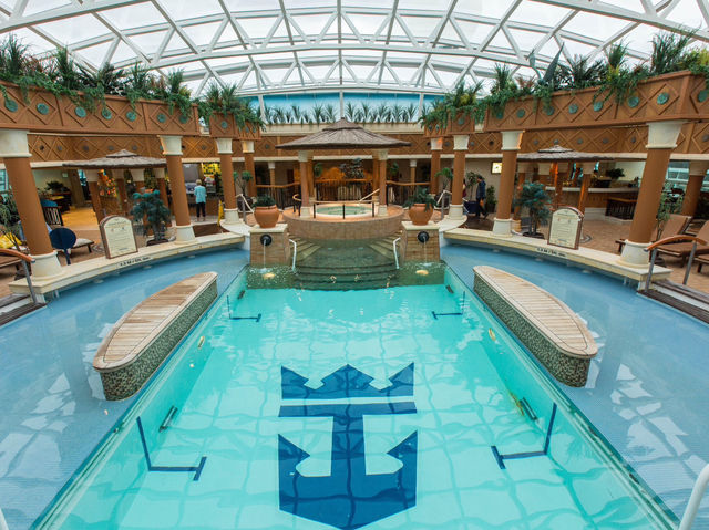 Radiance of the Seas 🌟: A Solo Traveler’s Sunlit Escape at Sea!