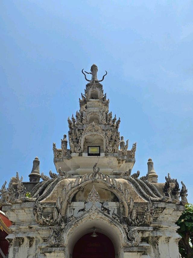 วัดพระธาตุช่อแฮ มนต์เสน่ห์แห่งล้านนา