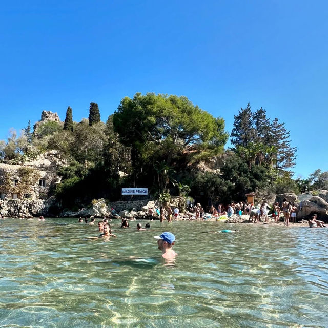 🌊✨ Isola Bella: A Spring Paradise in Taormina’s Embrace! 🌿🏝️