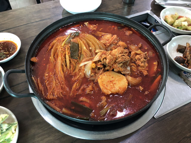 제천에서 만나는 힐링 여정🍂 묵은지 닭도리탕부터 성지 산책, 숲속 리조트까지