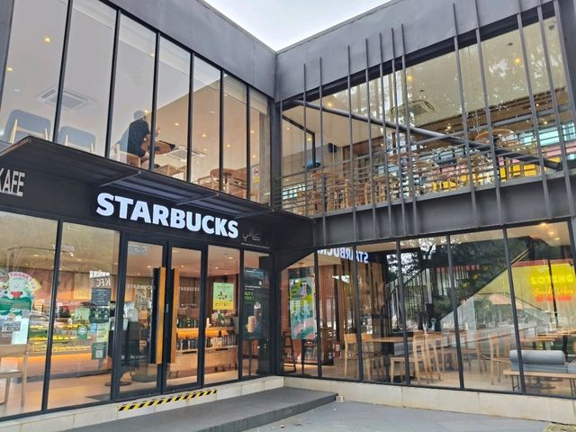 🌟 Starbucks Taman Cempaka Kuantan – Your Cozy Coffee Escape in the Heart of Town! ☕🌿